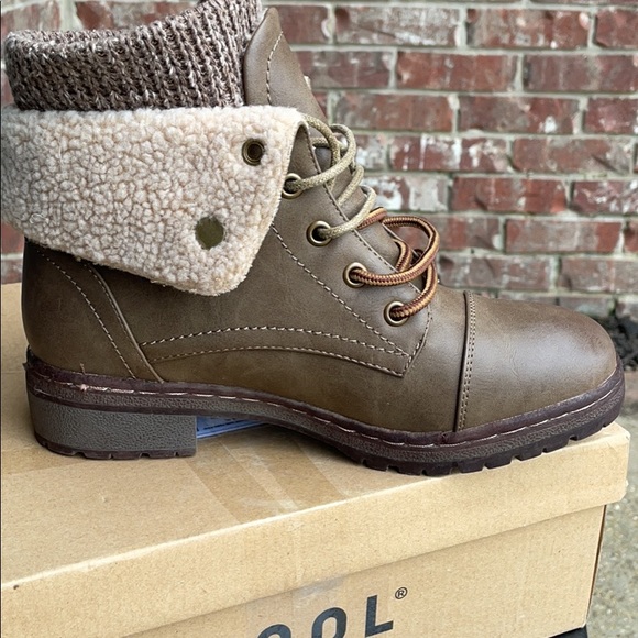 NIB Coolway women’s Bring Boots size 7 - Picture 2 of 4